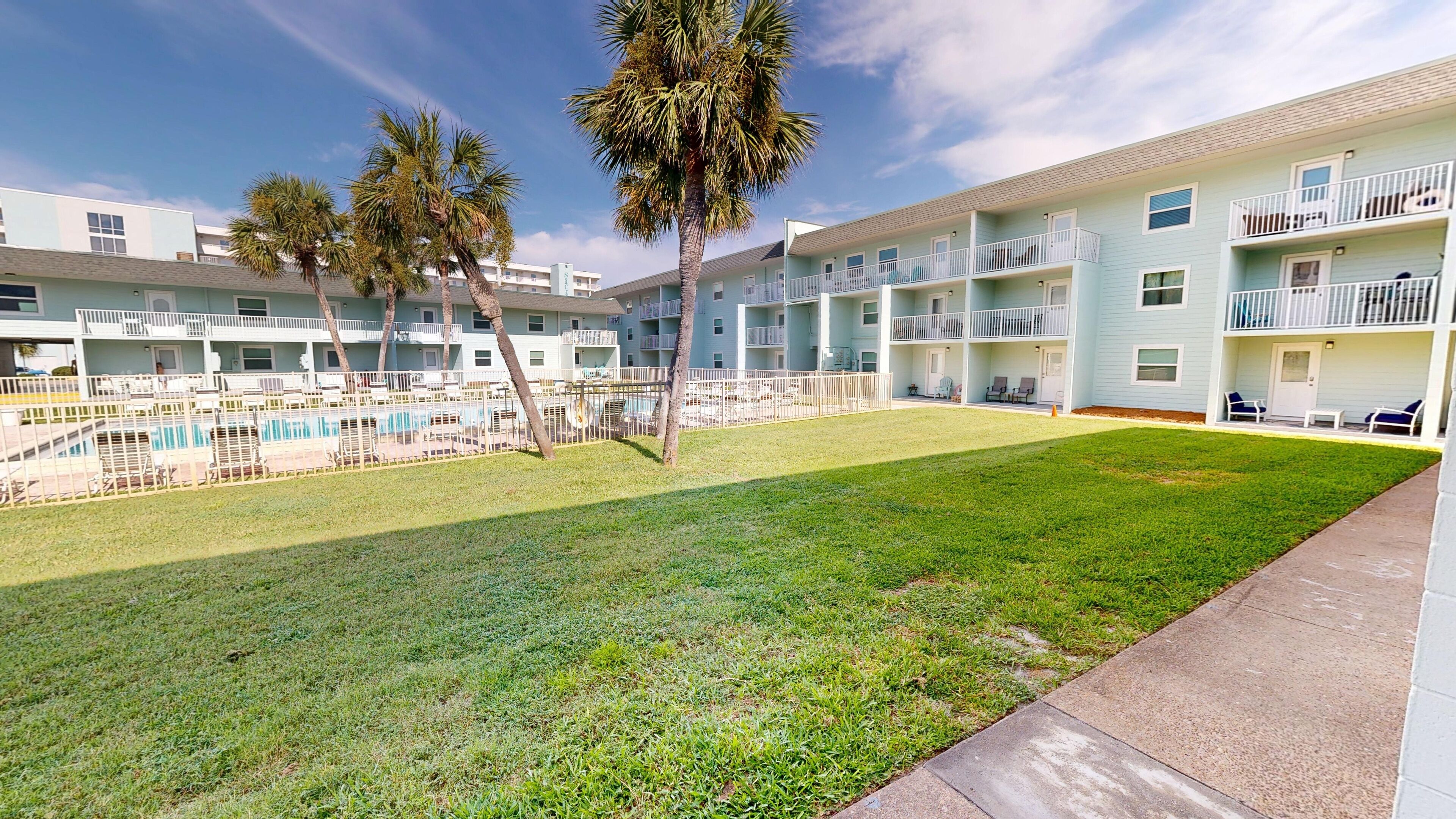 Condo, 2 Bedrooms | Exterior