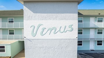 Condo, 2 Bedrooms | Exterior detail