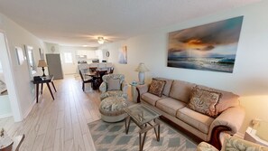 Condo, 1 Bedroom | Living area