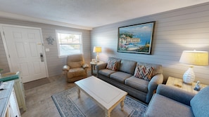 Condo, 2 Bedrooms | Living area