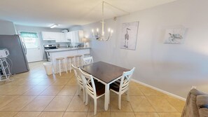 Condo, 3 Bedrooms | Dining