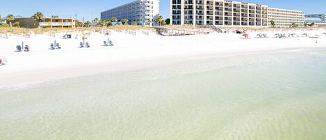 Condo, 2 Bedrooms | Sports court