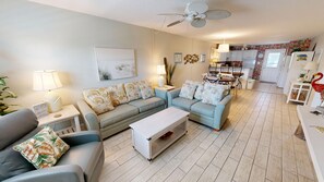 Appart'hôtel, 2 chambres | Coin séjour