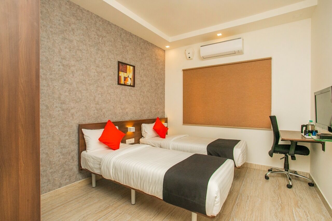 Classic Double or Twin Room | Individually furnished, desk, laptop workspace, iron/ironing board