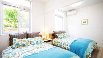 4 室のベッドルーム、デスク、アイロン / アイロン台、WiFi (無料)