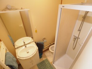 Serviettes fournies, papier toilette