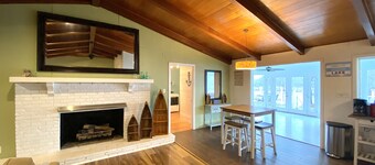 Relax on Lake Bowen at our spacious 3-bedroom retreat