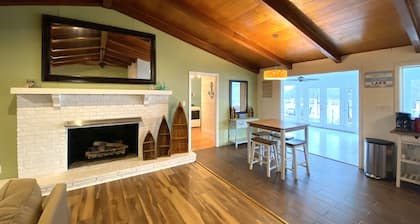 Relax on Lake Bowen at our spacious 3-bedroom retreat