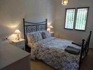 3 bedrooms, iron/ironing board, travel crib, free WiFi
