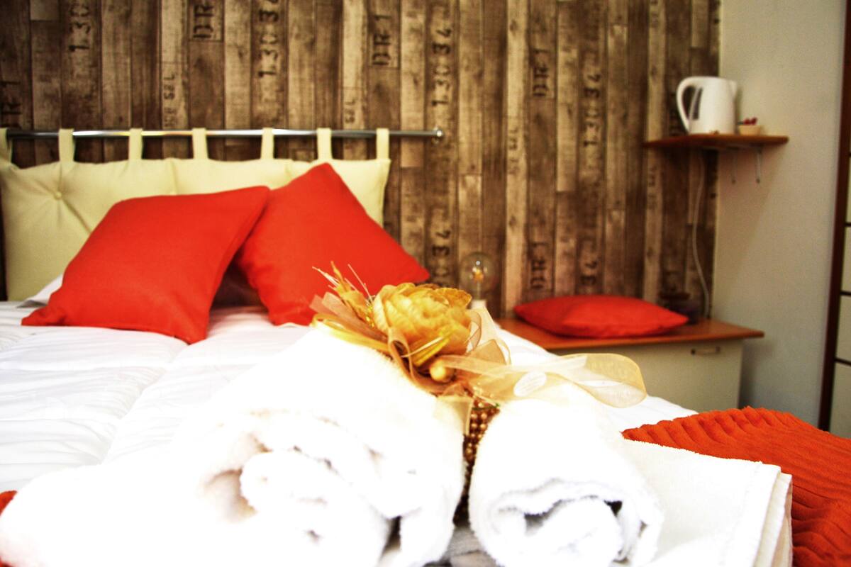 ห้องคอมฟอร์ทซิงเกิล, ติดสวนหย่อม (Wood) | ผ้านวมขนเป็ด, มินิบาร์, โต๊ะทำงาน, Wi-Fi