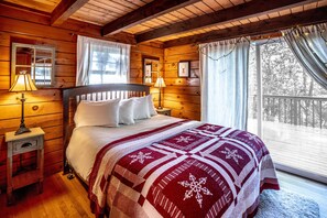 2 bedrooms, desk, iron/ironing board, travel crib