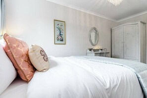 2 Schlafzimmer, Bügeleisen/Bügelbrett, Internetzugang
