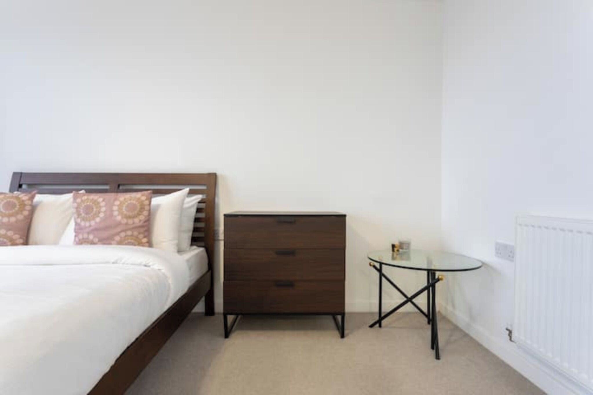 1 bedroom, iron/ironing board, internet, bed sheets