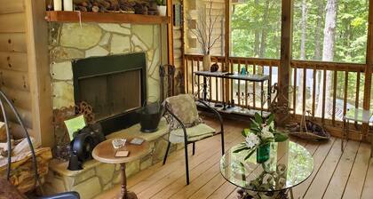 Cozy Cabin on 11 acres with Lake/Mtn. Views.