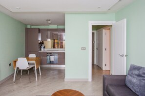Interior - Modern 1BD Flat, close to Liverpool Street (London)