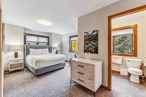 3 habitaciones, escritorio, tabla de planchar con plancha y wifi 