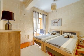 2 chambres, fer et planche Ă repasser, Internet