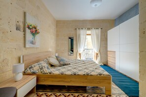 2 sovrum, strykjärn/strykbräda och internet