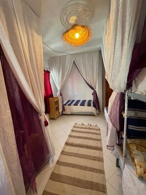 Free WiFi, bed sheets