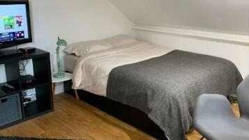 1 soverom, strykejern/-brett, wi-fi og sengetøy