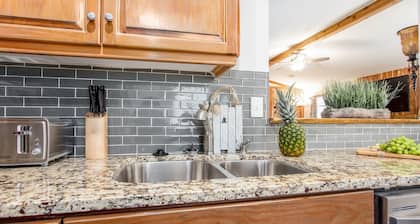 Stunning Custom Ranch in Central Roswell