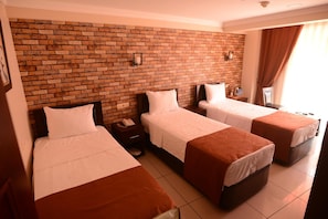 Minibar, free WiFi, bed sheets