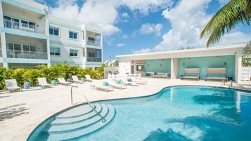 Outdoor pool, sun loungers