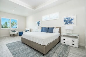 4 bedrooms, in-room safe, desk, iron/ironing board