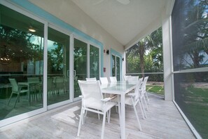 Outdoor dining