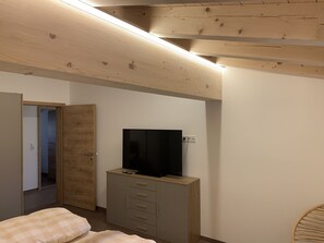 2 slaapkamers, reisbedje, gratis wifi, beddengoed