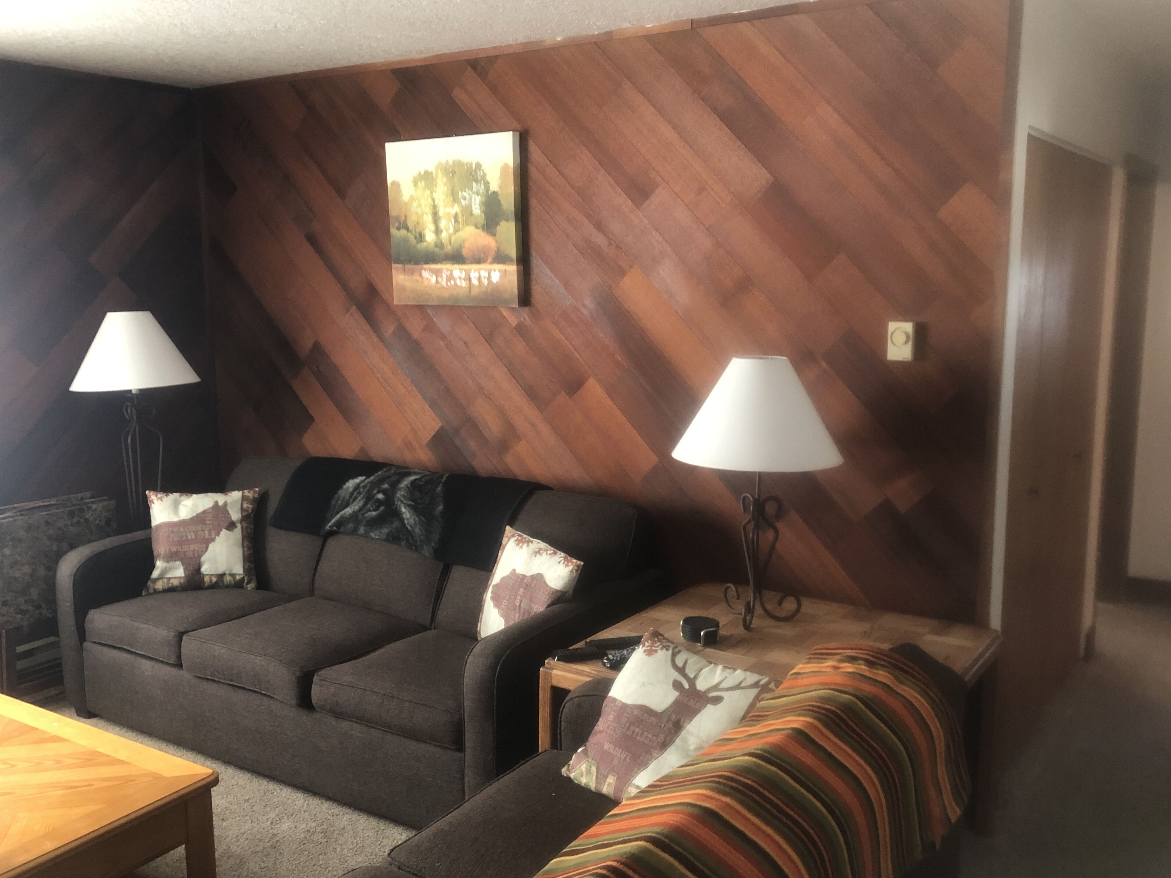 Condo located in between big Mtn ski resort and down town Whitefish 