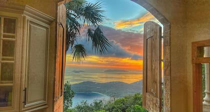 Magens View nested next to Botanical Garden attraction.