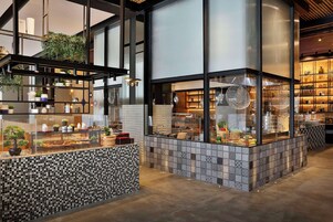 Desayuno buffet todos los días (con cargo)