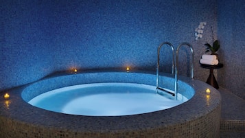 Couples treatment room(s), sauna, steam room, body treatments