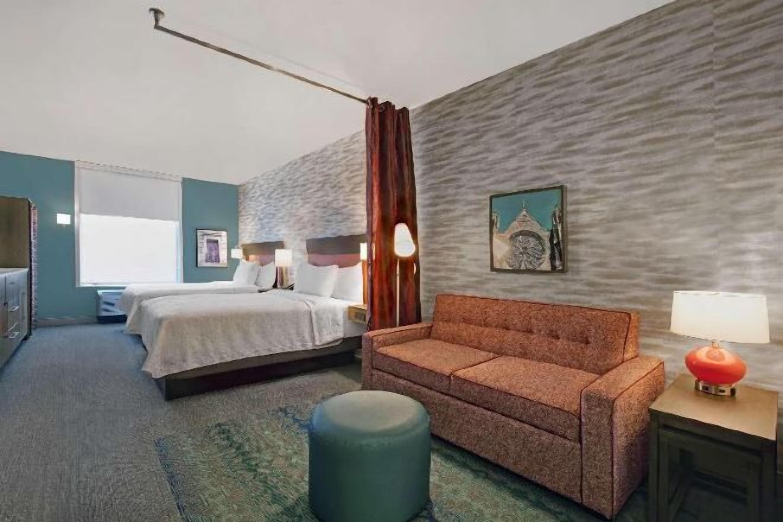 Hypo-allergenic bedding, in-room safe, desk, laptop workspace