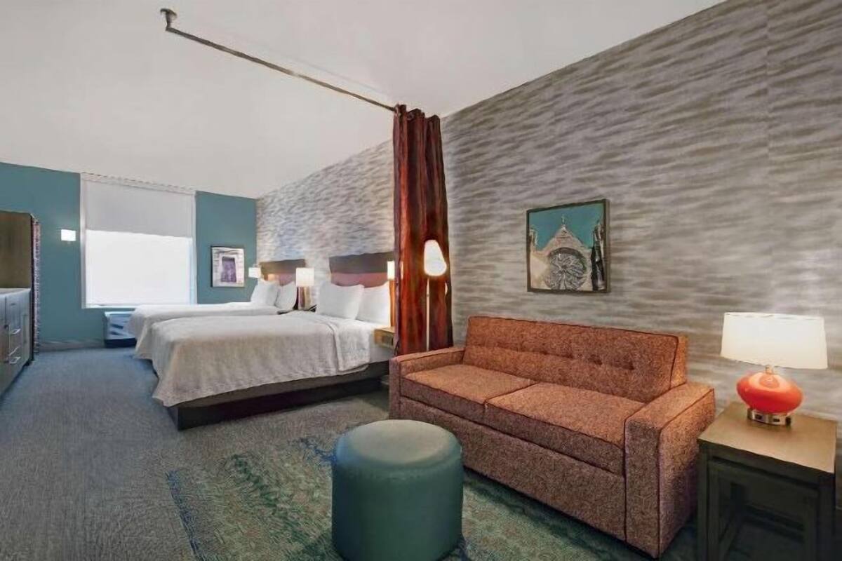 Hypo-allergenic bedding, in-room safe, desk, laptop workspace