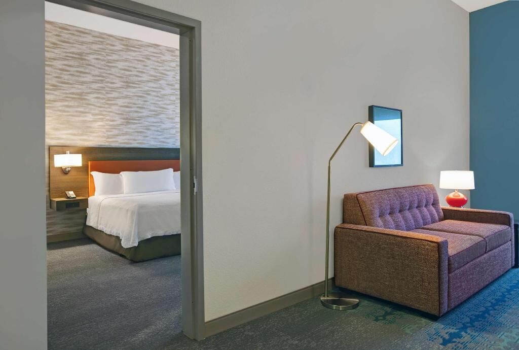 Hypo-allergenic bedding, in-room safe, desk, laptop workspace