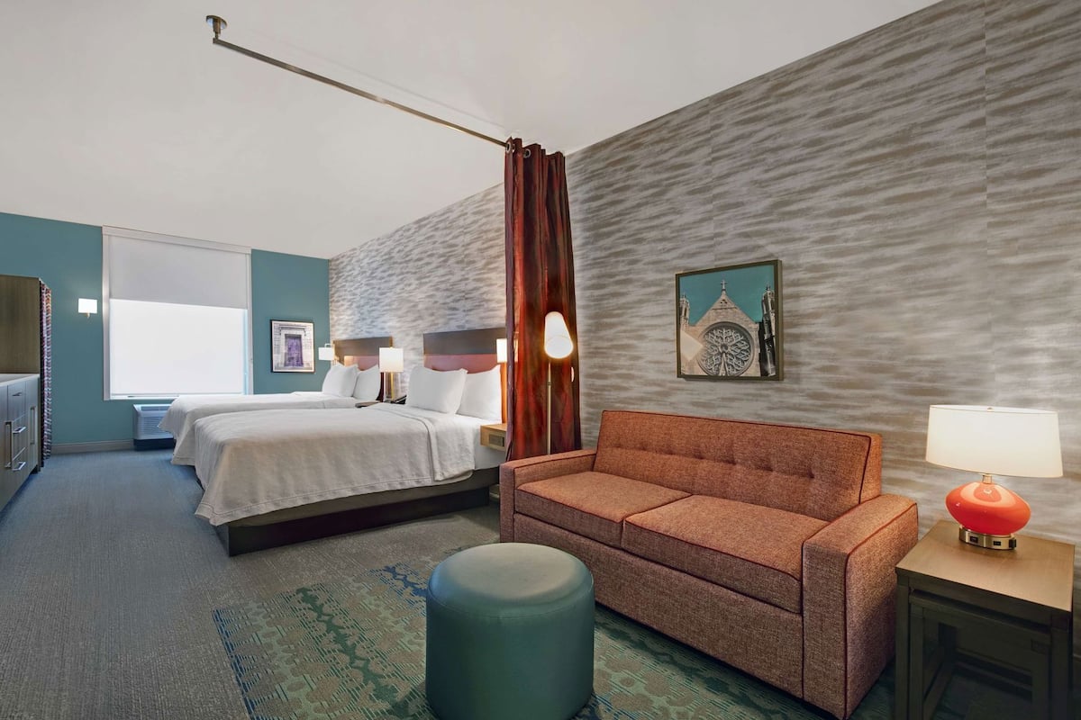 Hypo-allergenic bedding, in-room safe, desk, laptop workspace