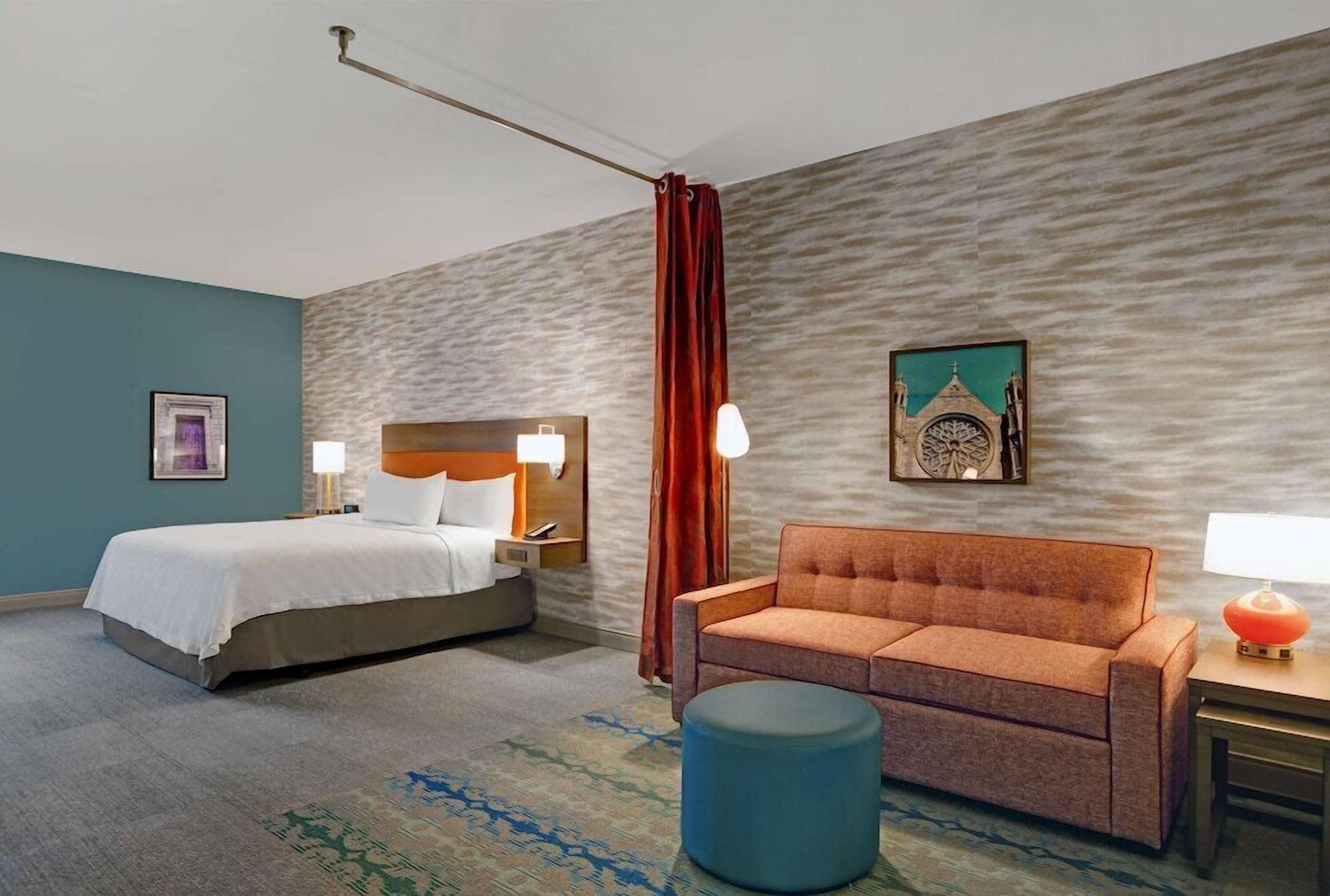 Hypo-allergenic bedding, in-room safe, desk, laptop workspace