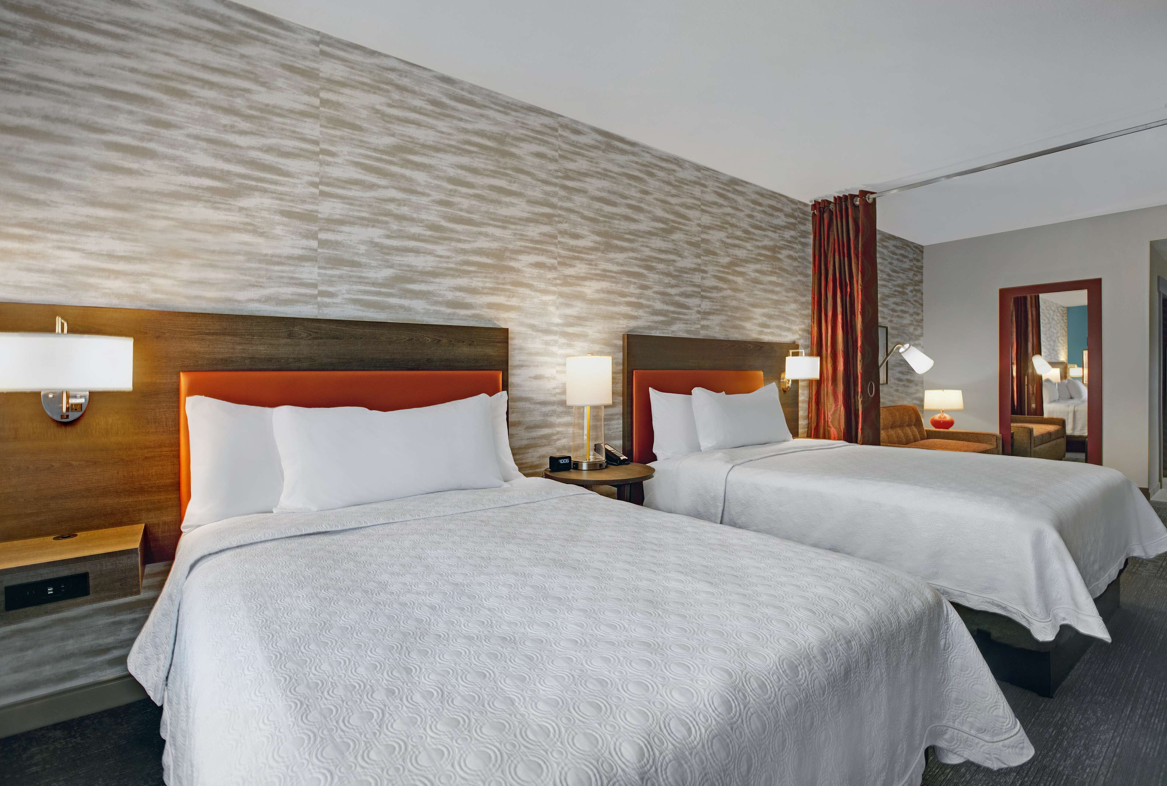 hypo-allergenic bedding, in-room safe, desk, laptop workspace