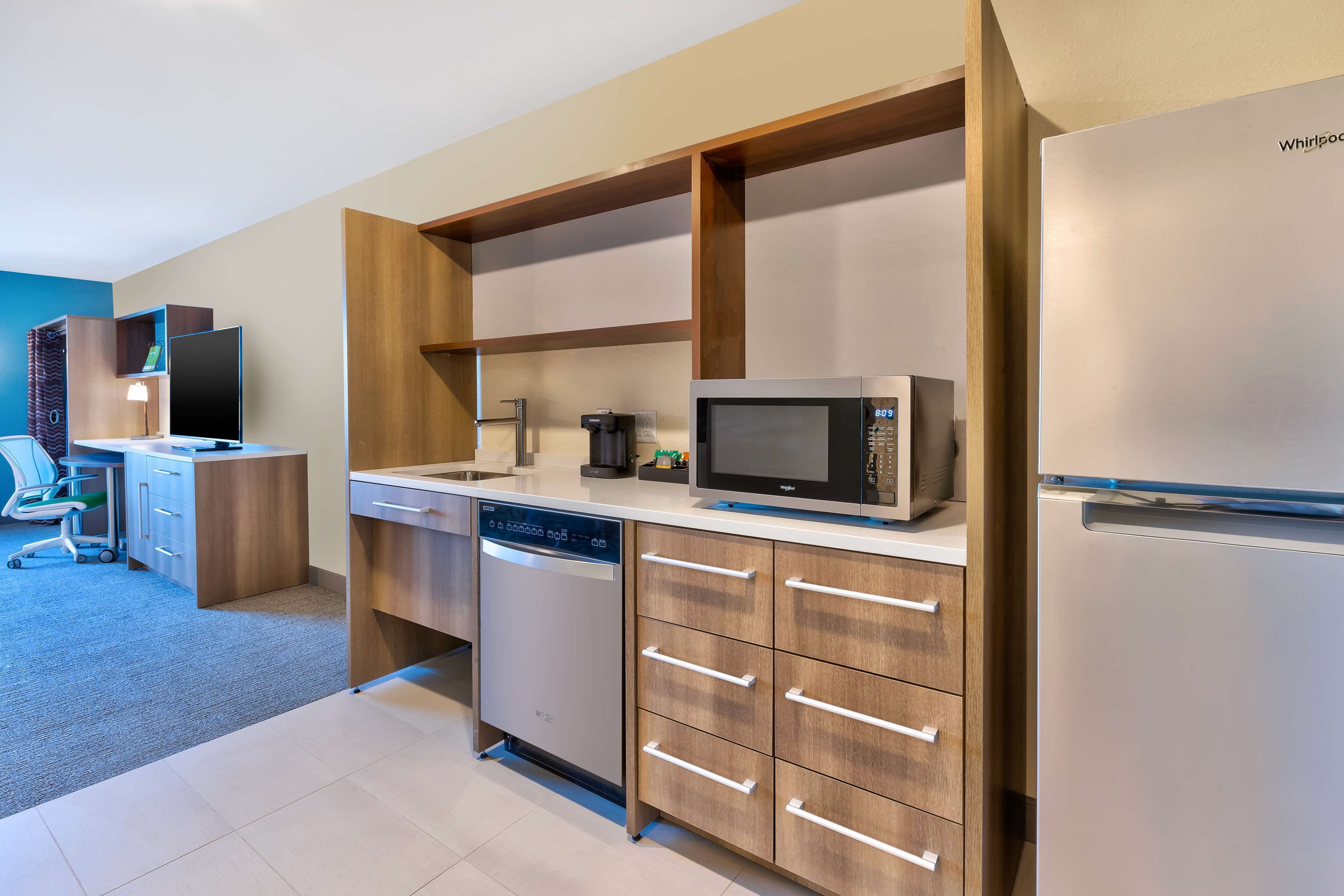 1 king studio suite accessible with tub | private kitchen | full-sized fridge, microwave, dishwasher, toaster