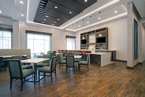 Bao gồm bữa sáng buffet hàng ngày 