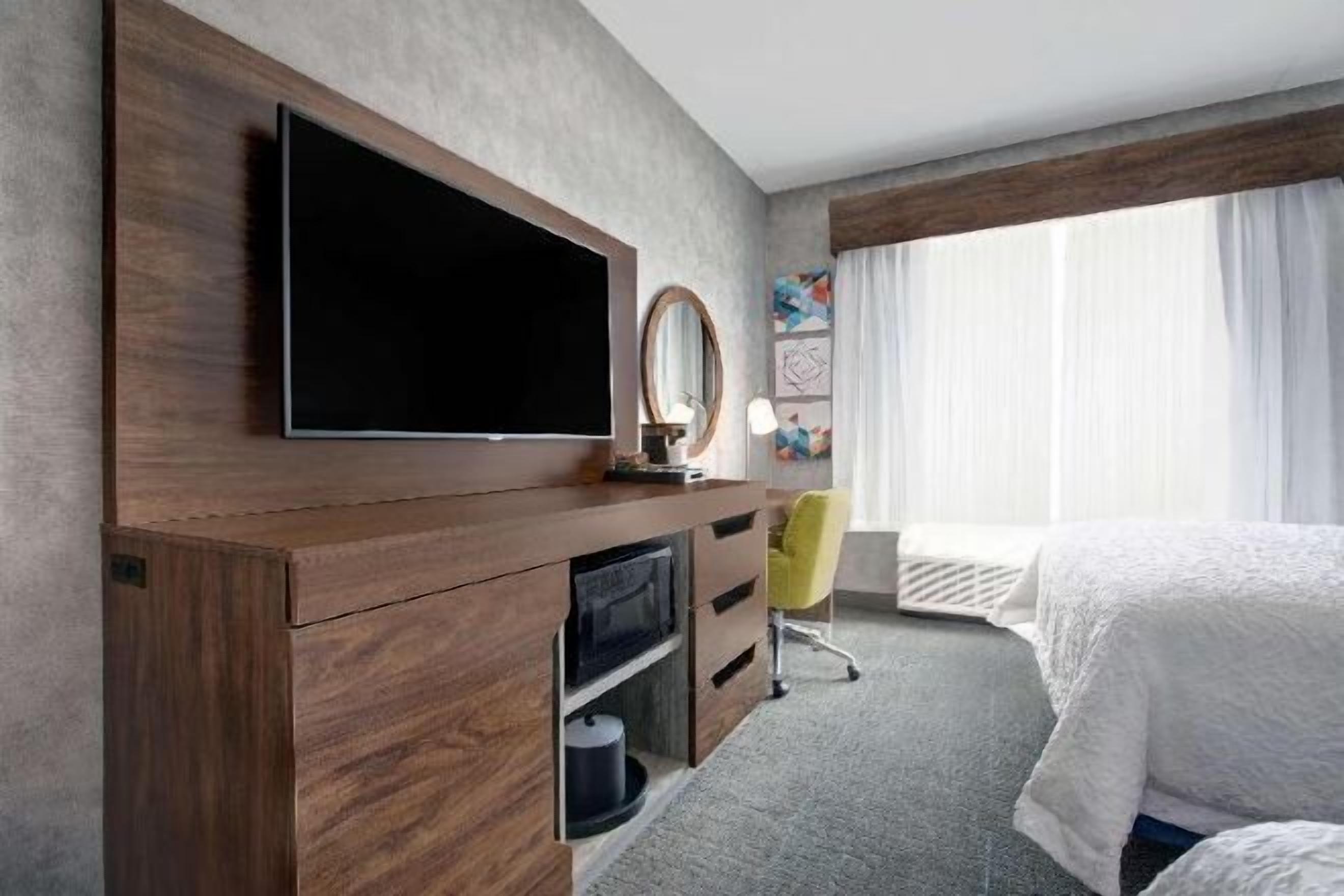 Pillowtop beds, desk, laptop workspace, soundproofing