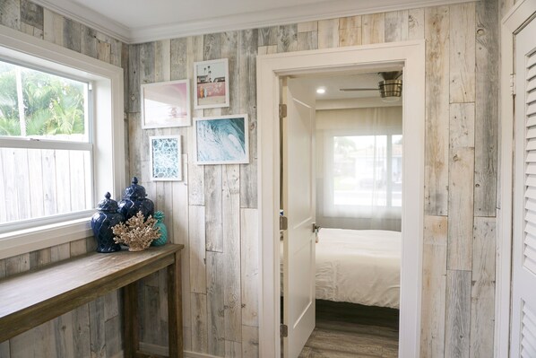 4 bedrooms, in-room safe, desk, iron/ironing board