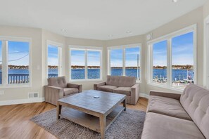 Uklassifisert bilde, 2 av 36, knapp