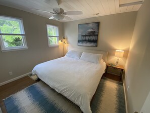 5 bedrooms, iron/ironing board, free WiFi, bed sheets