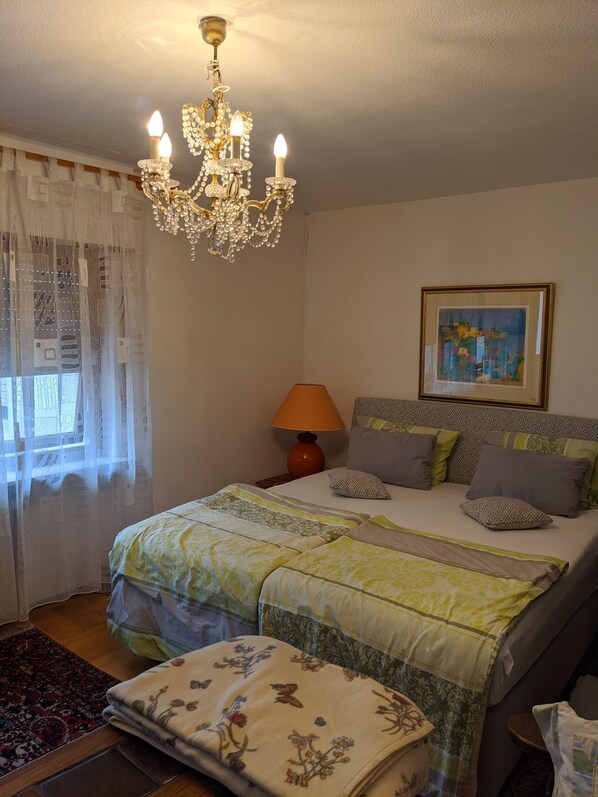 1 bedroom, in-room safe, iron/ironing board, free WiFi