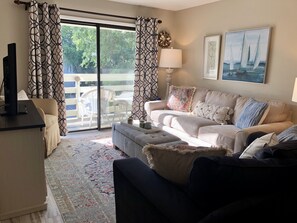 Smart TV, table tennis