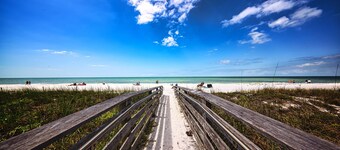 Newly Remodeled Beautiful Condo with Spectacular Views