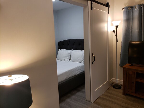 1 bedroom, iron/ironing board, WiFi, bed sheets - Amazing 1 bedroom by Melrose Ave Central location (West Hollywood)